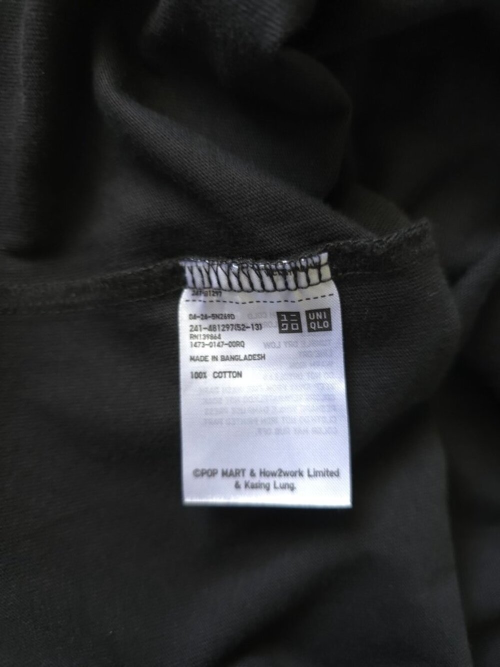 Uniqlo x POP MART WE ARE THE MONSTERS Labubu Women's UT Graphic Black T-Shirt M - Picture 6 of 7